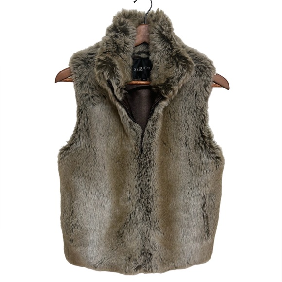 â˘Never Worn⢠Faux Fur Full Zip Vest Jacket with Stand Collar/Pockets (S-M) - Picture 11 of 15